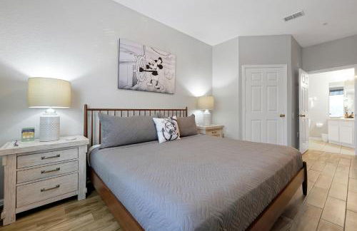 Spring Break Awaits Disney Close Pool Slides Fun - Foto 4