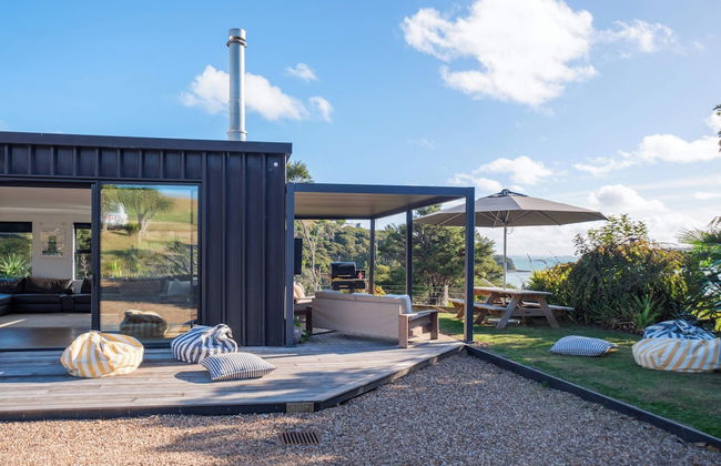 Wharetana Bay Villa with beach walkway - Foto 17