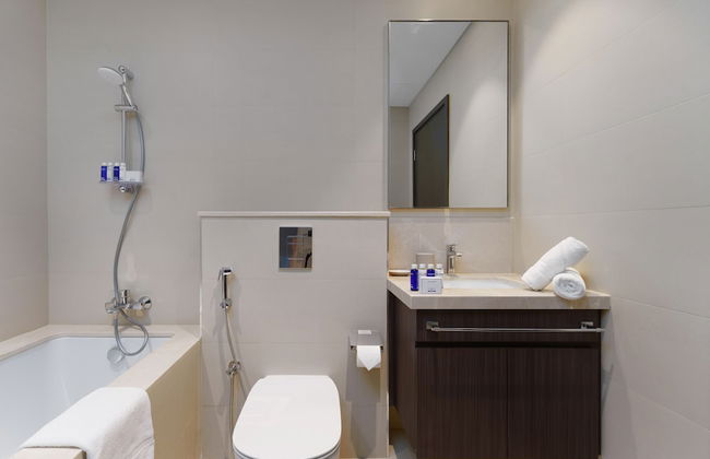 Maison Privee - Luxury Apt with Burj Khalifa Vw & Direct Mall Access - Photo 21