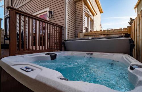 Cleveland Escape - Hot Tub - Karaoke Machine - Sleeps 12 - Foto 27