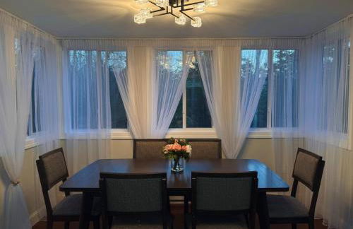 Secluded Forest Escape with Game Room, Hot Tub and Fire Pit - Foto 17