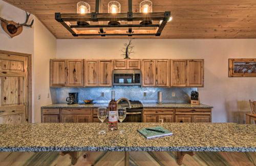 Stunning Home with Fire Pit, 11 Mi to Mt Yale! - Foto 10
