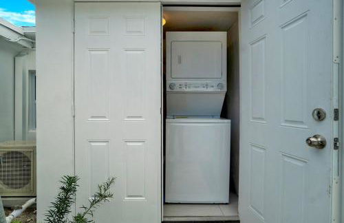 Modern 1 bedroom Vacation apartment with Pool C - Photo 5