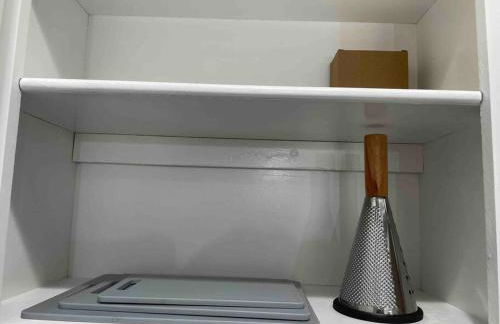 Entire Modern House with King bed & 65inTV - Foto 2