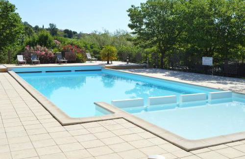 Captivating Holiday Home in Les Vans With Pool - Foto 16