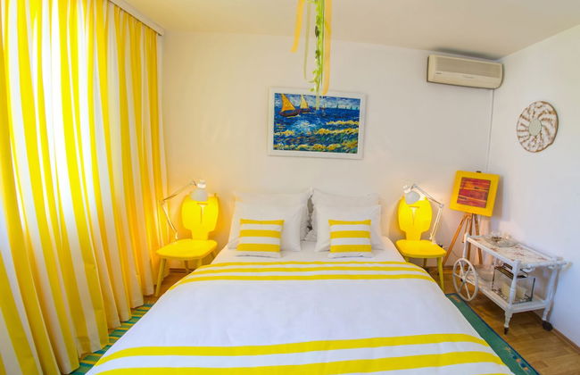 Yellow Lilly Mostar Apartment - Photo 4
