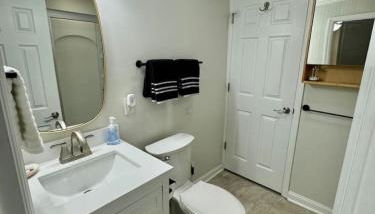 3 Min Walk to Starbucks. Pet Yes - Photo 5