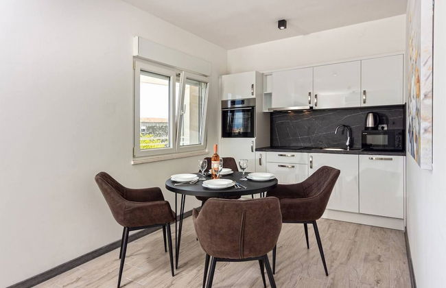 Modern Apartments With Private Balcony Kaštel Novi - Foto 42