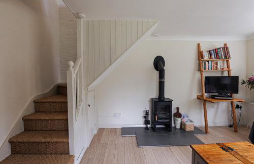 Dreamy Suffolk Country Cottage Escape - Photo 8