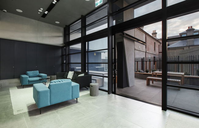 Ocean Views St Kilda Apartment by Ready Set Host - Foto 24