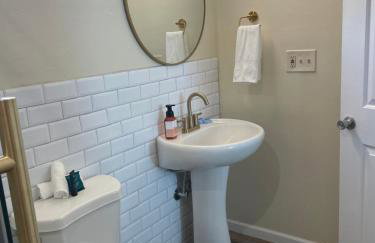 Vintage charm vacation home with modern comforts near Old Town - Foto 10