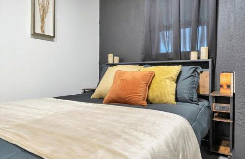 Walk to Stadium, 2 Parking spots, Dog Park, BBQ - Foto 31