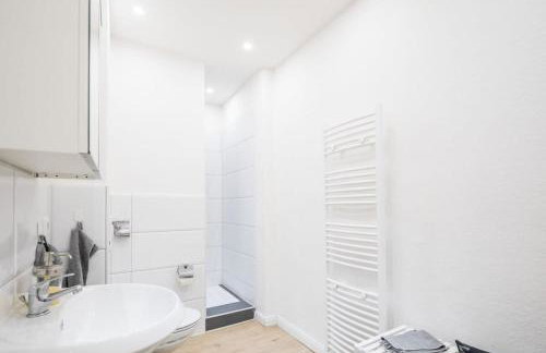 Spacious Two BR Close To Stadtpark and Street Parking - Foto 20