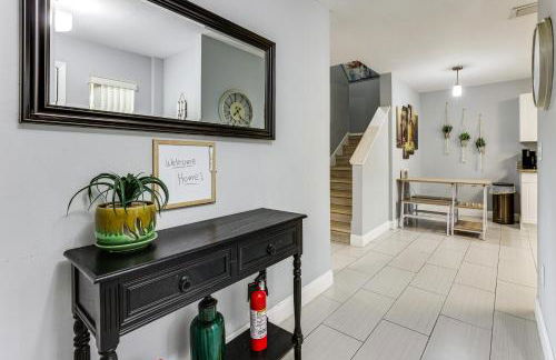 5 Mi to WDW! Spacious Resort Escape with Pool Access - Foto 10