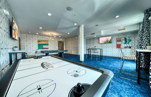 Stunning Westgate CozySuites by stadium with pool 10 - Foto 16