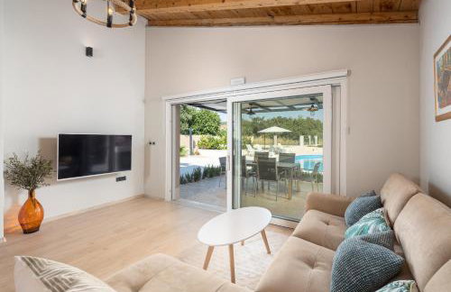 Villa Loni Trogir Marina with great pool and jacuzzi - 3 e-bike free - Foto 10