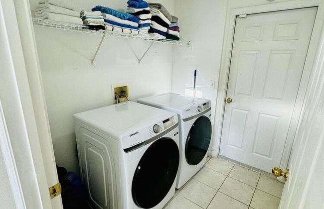 7/6.5 Beautiful Vacation Home With Private Pool, and Much More!! - Foto 32