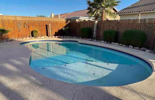 Beautiful Desert Oasis Villa with Pool - Foto 17