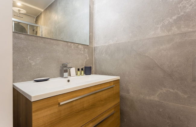 Elegant Apartment - 2bd/6p - Hotel de Ville - Foto 9