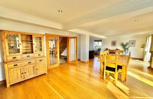 Stunning 7 Bedroom Escape Near New Forest and Beach - Large Garden - Serene Setting - Sleeps 14 - Foto 17