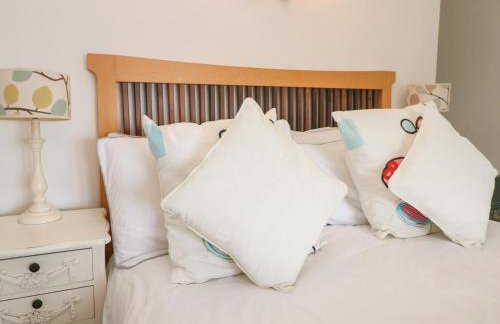 Kerbenetty Harbour Cottage - Photo 12