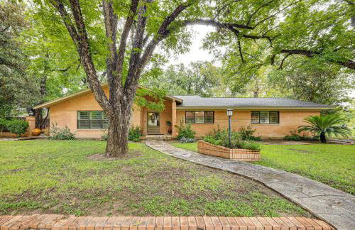 Del Rio Home with Large Yard, BBQ and Fireplace! - Foto 2