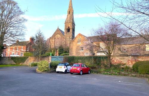 Fabulous 2 bed Historic Ground floor apartment Belper with free car parking next to property - Foto 35