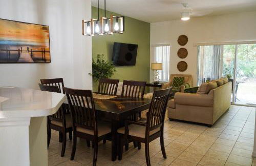 Enchanting Escape 3 Bedroom Minutes from Disney! - Foto 1