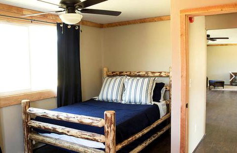 Secluded Cabin with River and Mountain Views near Columbus, Montana - Foto 8