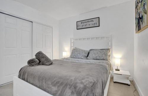 Central Stunning Villa with Heated Pool Cabana - Foto 29