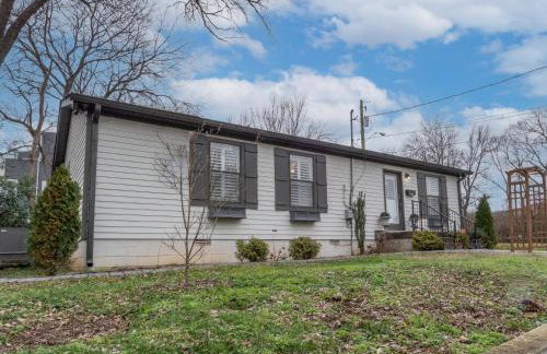 Cozy Getaway - Close to DT Nash & Germantown - Foto 13