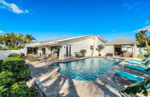 Beach Lux - Heated Pool with Infinity Spa, Cabana, BBQ, Golden Tee - Walk to Beach - by Maven Vacation Rentals - Foto 28