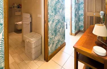 Exclusive Authentic Riviera Villa - Private Pool, Pétanque Court, Panoramic Mediterranean Sea & Estérel Mountain Views - Foto 14