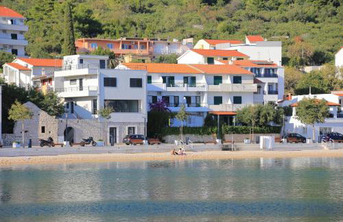 Apartments by the sea Igrane, Makarska - 6653 - Photo 1