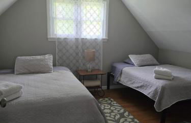 Entire Saratoga Springs Rental House For You! Walk to Racecourse and Close to Downtown and SPAC!! - Foto 6