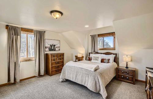 Idyllic Florissant Cabin with Patio and Hot Tub! - Foto 34