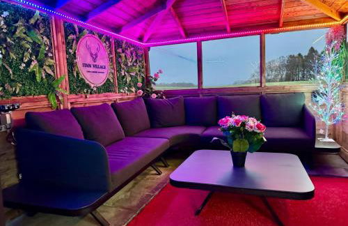 FINN VILLAGE "Raspberry Cottage" Private Garden, 6-seater HOT TUB, Firepit & Pizza Stove - Foto 7