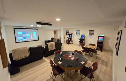 Pool Arcade Mtn Views Lake George Home Retreat WFH - Foto 32