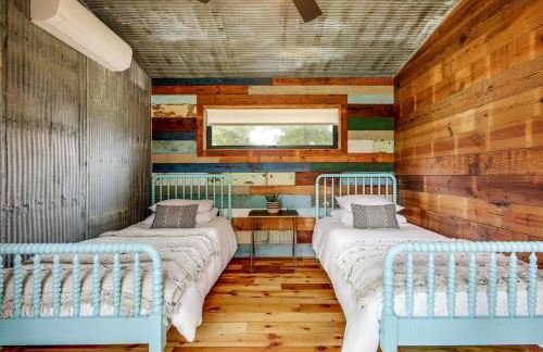 Artisan Cabin with Beautiful Decor and a Classic Fire Pit near Austin, Texas - Foto 33