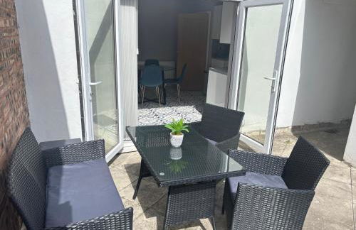 Cozy 3-bed house ideal for families and contractors with Netflix 7 miles for Birmingham City Centre - Foto 2