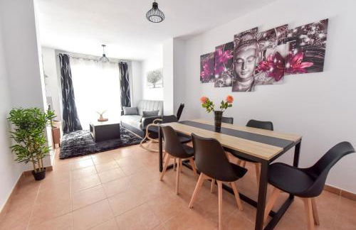 New Premium Apartment - Free Parking & Pools - Photo 9