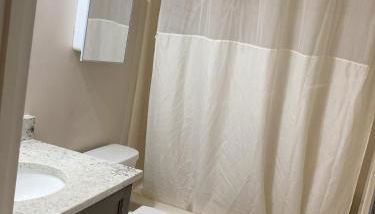 Big parking quiet 2-bedroom in West Raleigh 5210 - Foto 5, towels, Shower