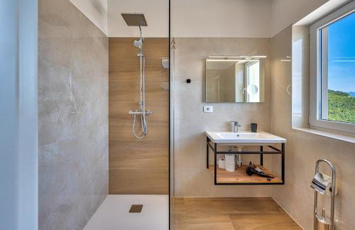 Villa Esarjo with Heated Pool and Sea View - Foto 39