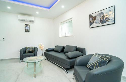 Hidden Gem Apartment - Photo 5