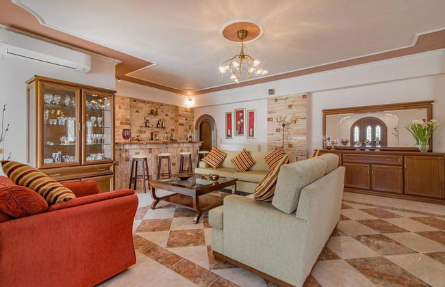 Fontana Holiday Home - Photo 10