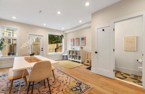 Central DC 5-BR Townhome - Walk to METRO-rail - Foto 10