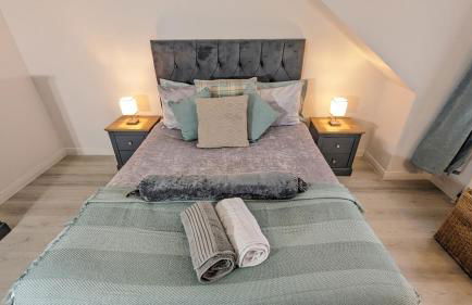 Lovely 2 Bedroom Apartment in Central Location - Photo 15