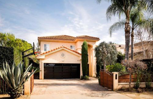 Sherman Oaks Home w Pool, Spa and Outdoor Kitchen - Foto 73