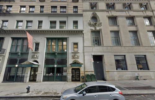 Sun-Filled Luxury Historic 2 Bedrooms apto - Photo 9