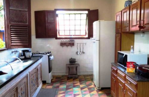 Casa chalet, Centro, vaga 2 carros, alto padrão - Foto 18